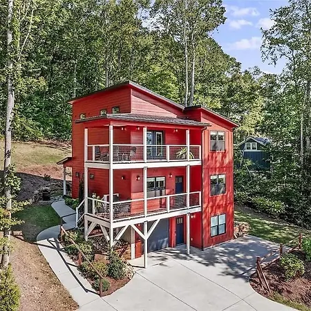 Swannanoa Serenity River Motif, Spa & Game Room